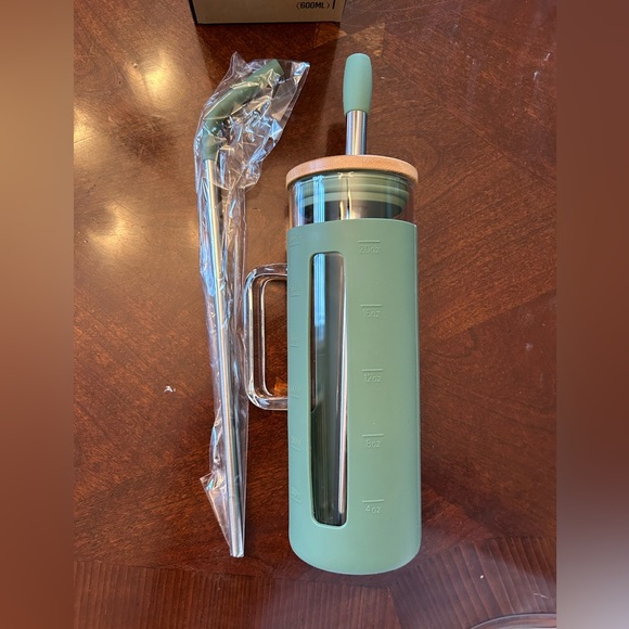 Glass Water Bottle - Picture 5 of 5